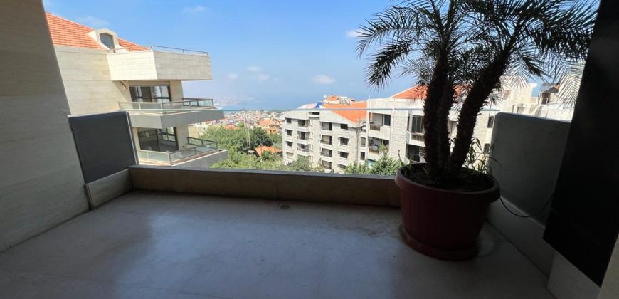 Deluxe Apartment with Sea View for Rent in Bayada