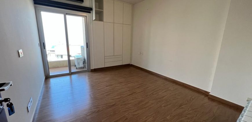 Deluxe Apartment with Sea View for Rent in Bayada