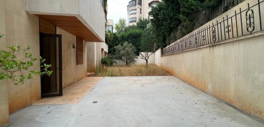 Very Spacious Apartment with Terrace for Rent in Bayada