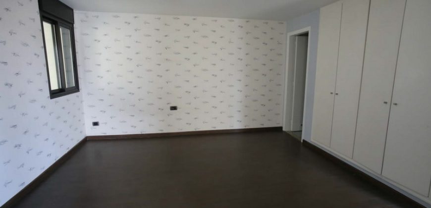 Apartment For Rent in Mtayleb