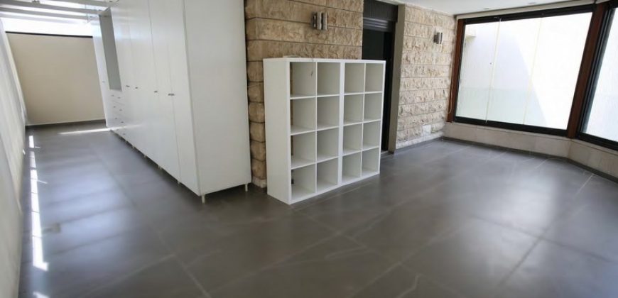 Apartment For Rent in Mtayleb