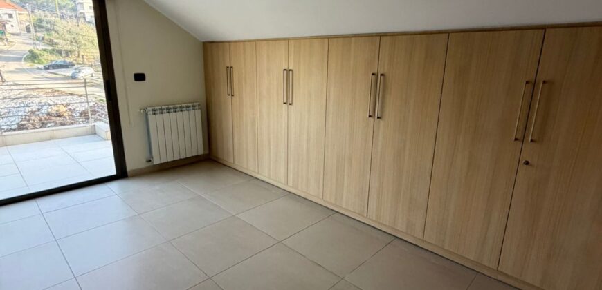 Apartment for Rent in Kornet el Hamra